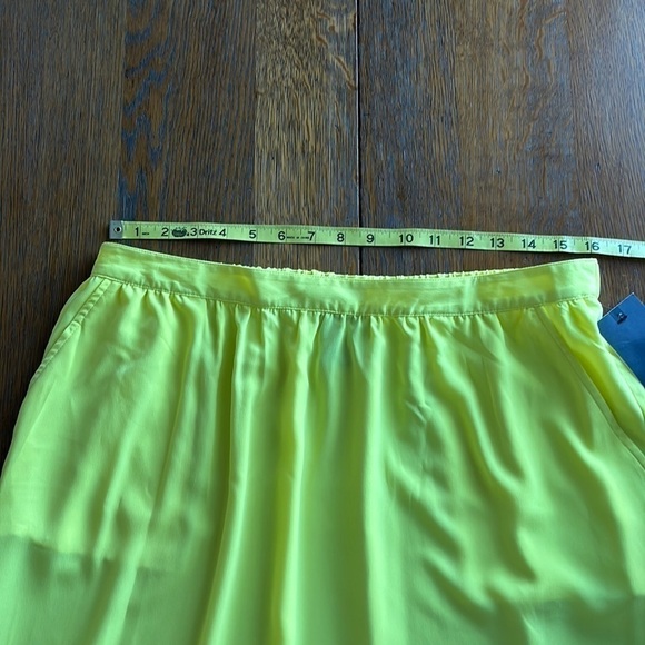 NWT Mossimo bright yellow a line skirt pockets elastic waist in back size large - Picture 5 of 9